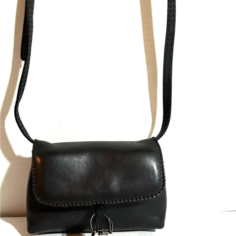 Bottega Veneta small Elegant Black Leather Crossbody Bag